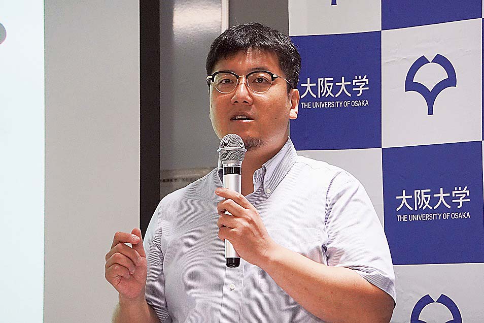 純国産量子コンピューターへの思いを語る根来副センター長