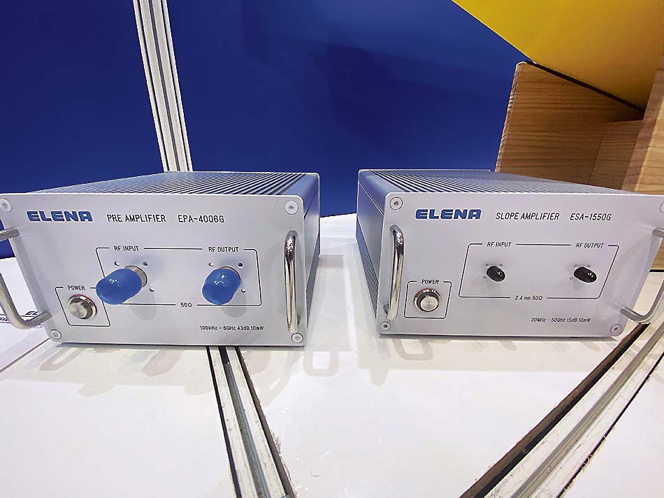 広帯域スロープアンプ「ESA-1550G」（右）、広帯域プリアンプ「EPA-4006G」