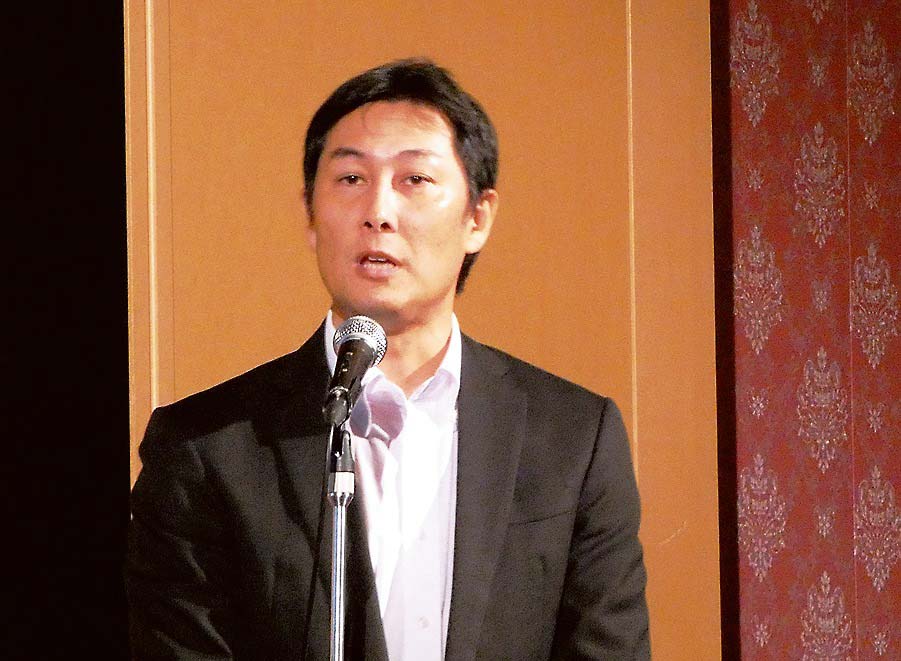 会見で説明する池上本部長