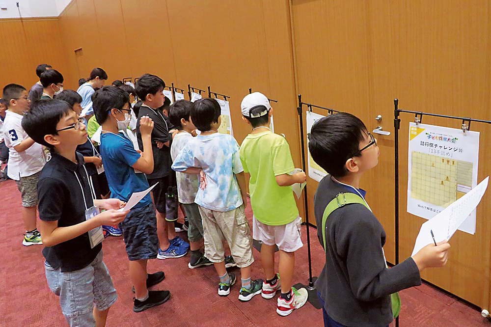 初の詰め将棋は大人気