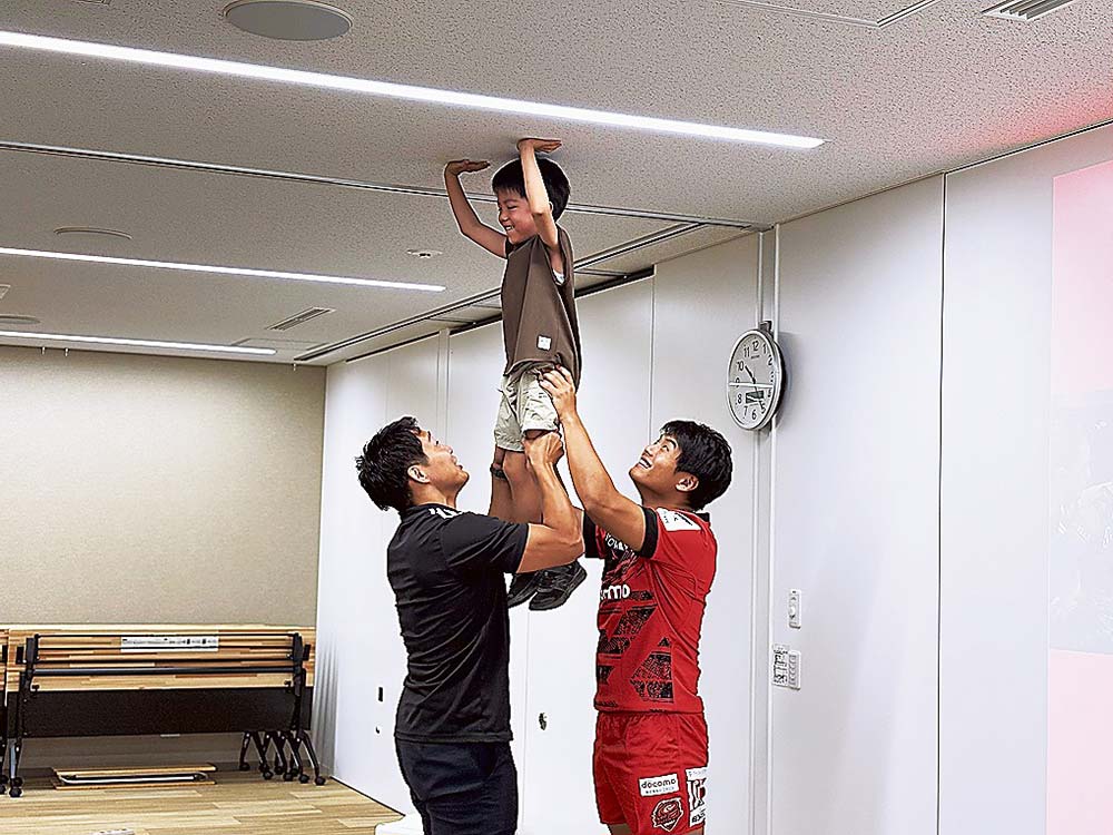 「レッドハリケーンズ大阪」の選手と交流