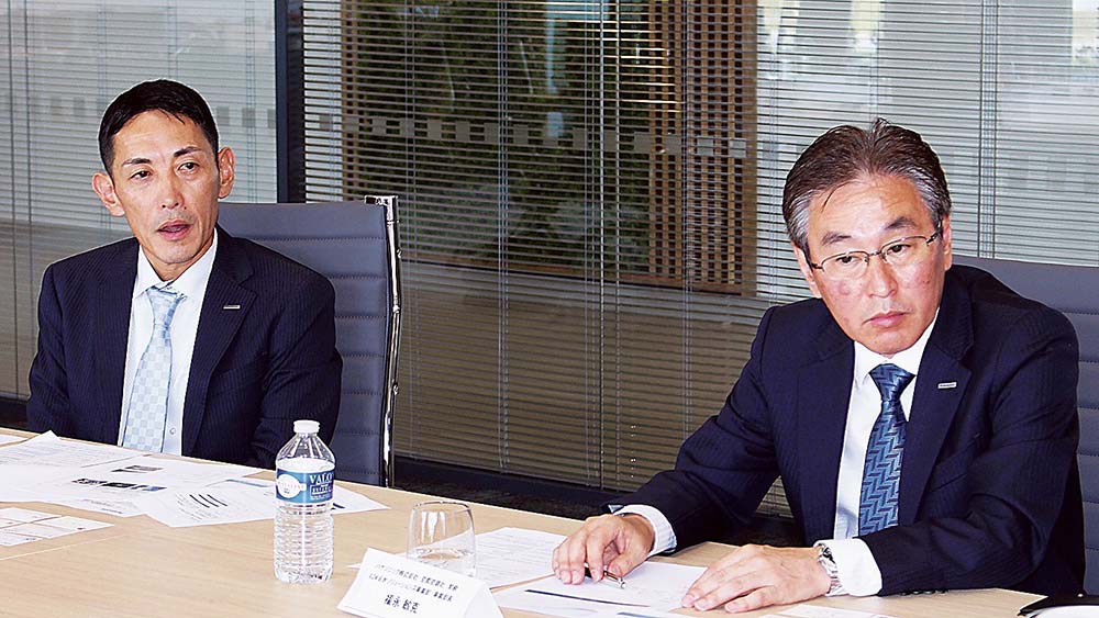 空質空調社の福永常務（右）とPHVACCZの水田社長