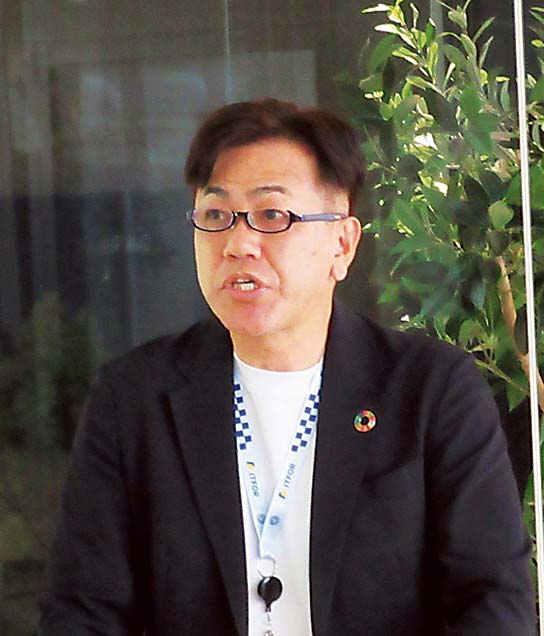 睡眠改善の狙いを語る江尻人事部長
