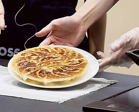 ギョーザも端まで均質に焼き上げる