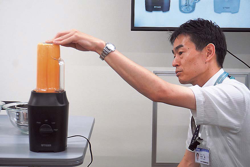 サイクロン水流と厚みのある刃を組み合わせ、高い切削能力を実現