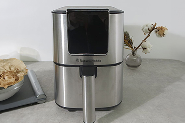 ラッセルホブスがエアフライオーブン発売　小型で手軽に本格調理