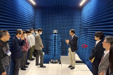 半導体業界への理解深める　教職員対象に広島大とマイクロンが見学ツアー