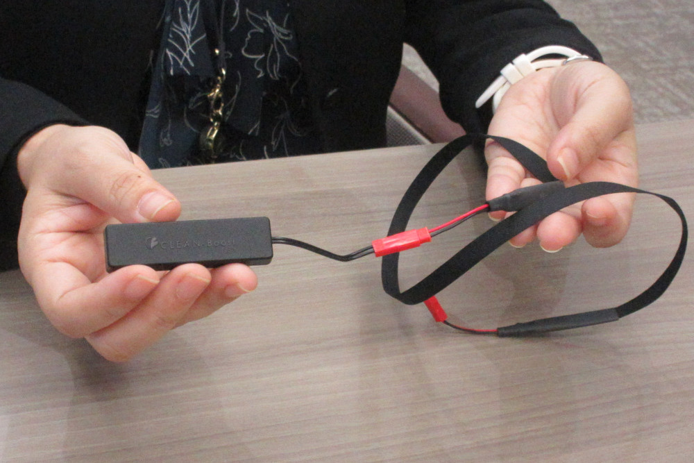 無線タグ（左）とセンサリボン（右）で構成する