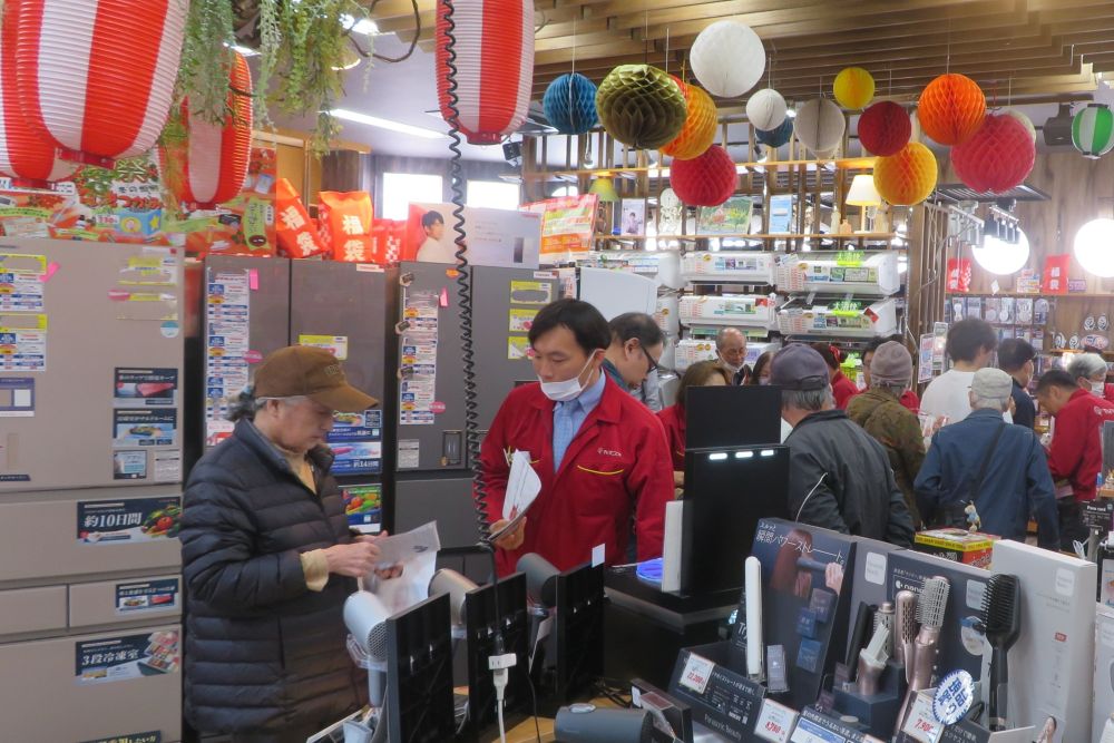 個展では生活シーンに合わせてコーナー展開