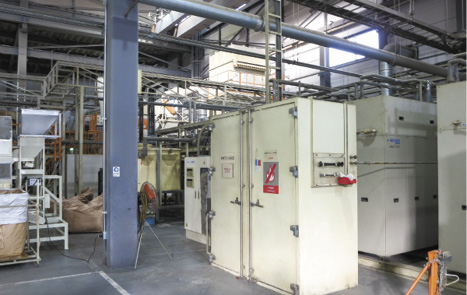 窒素置換方式を採用して火災や爆発を防ぐ独自のフロン回収工程を実現
