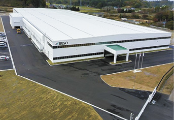 日系電子部品メーカーの国内新工場建設の動きが活発化している（25年4月に稼働したイリソ電子工業の秋田新工場）