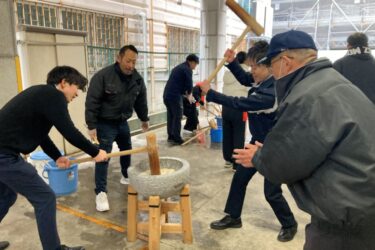 創ネット、毎年恒例の餅つき