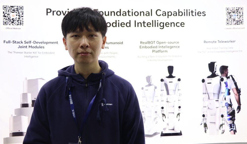 超軽量を武器に自動化やコスト削減の課題に応えていくという易氏