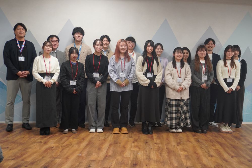 ワークショップに参加したパナソニックISの社員と学生 