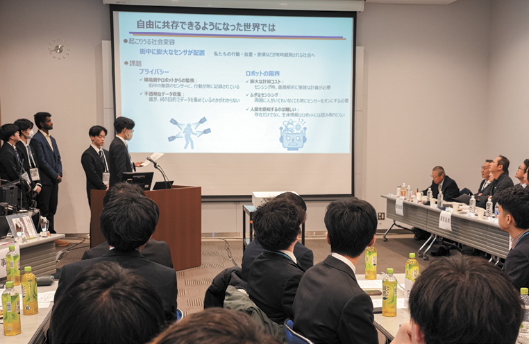 セミコンジャパンの会場で開かれた学生アイデアソン