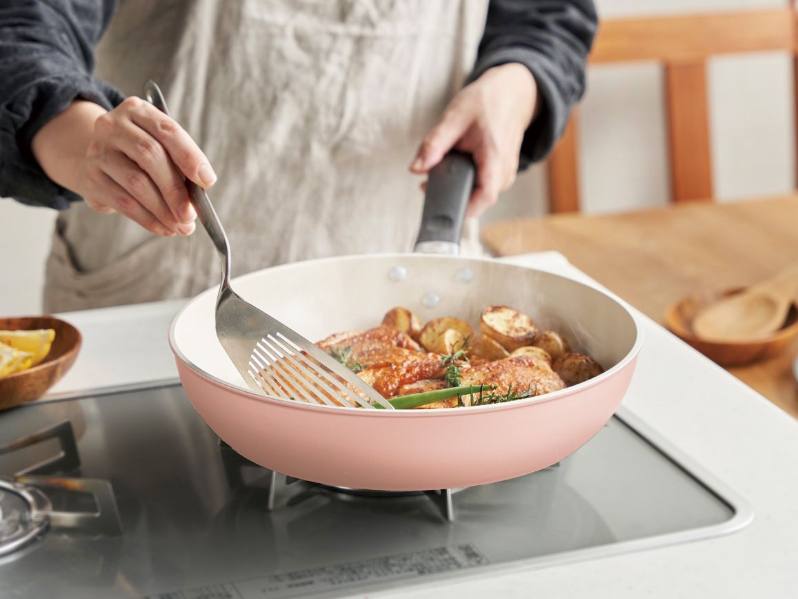 ダスティピンクのセラブリッド フライパン
