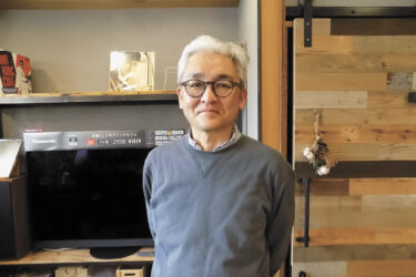 木目調の店内、什器生かすレイアウトに変更　キクマ電器（大阪市平野区）