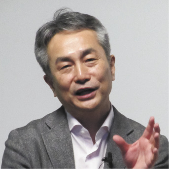 「AI-Driven Software Development Platform」について説明する富士通の岡田氏