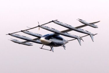 中国の峰飛航空、世界初の5トン級転換飛行に成功　「低空経済」移行へ弾み