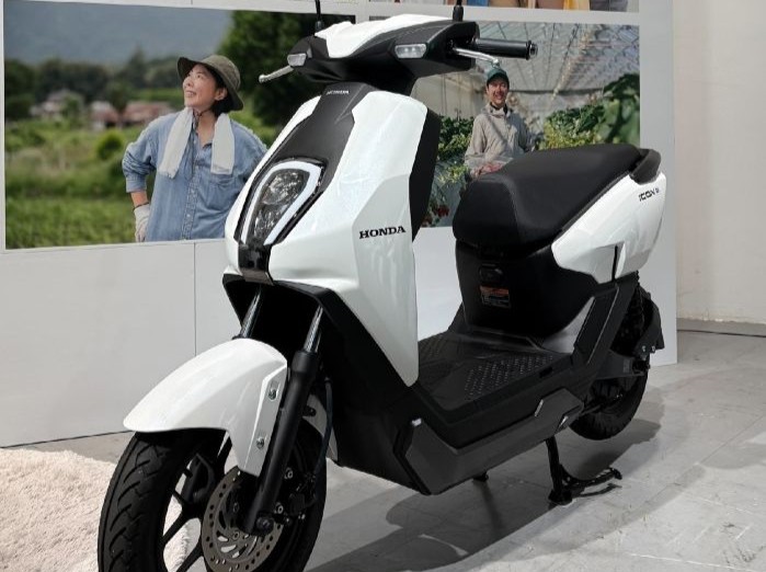 ホンダが電動原付きバイク　22万円で、3月発売