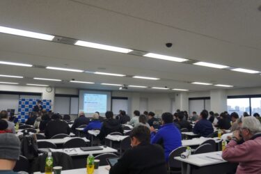 アトムチェーン本部が2月度FC会議　井坂相談役が講演　24年開店の横須賀野比店と衣笠店の取り組み紹介