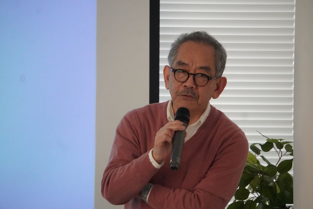 店づくりの事例を紹介する八巻氏