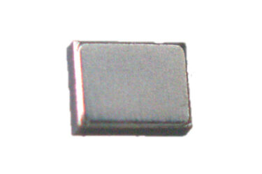 エプソン、6割小さな水晶発振器　GPS向け温度補償型