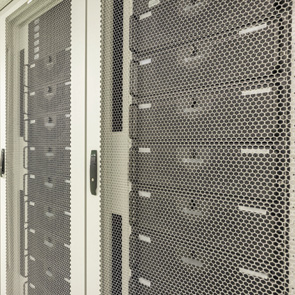 サーバールームの内部（ハイレゾ提供）
