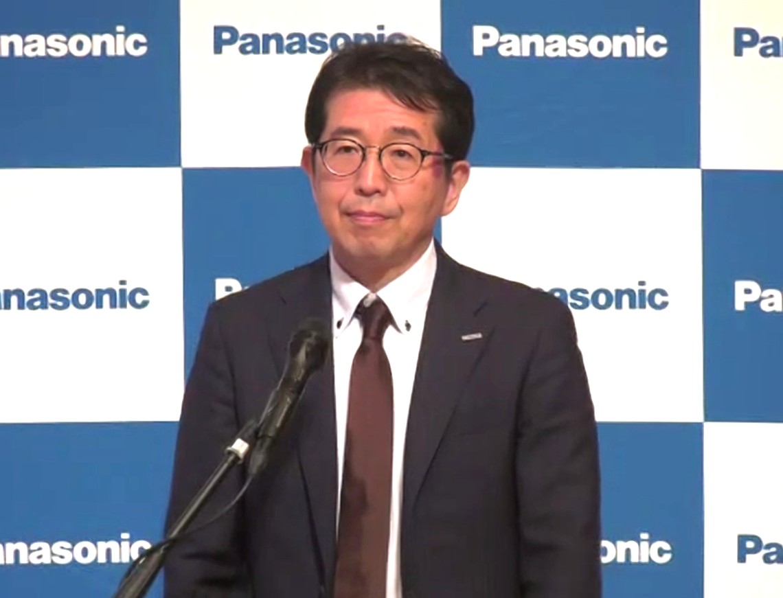 エコキュート新製品について洗浄価値と入浴価値の追求に力を入れたと話す高田次長