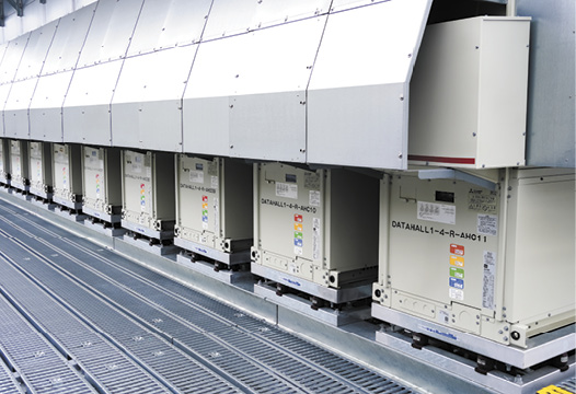 屋上に設置された空冷チラー