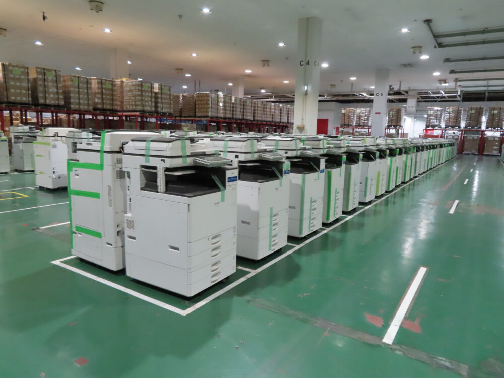 回収した複合機の再生工場