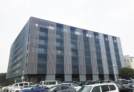 昨年竣工した京セラの野洲開発センター