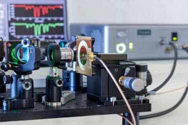 東陽テクニカ、量子人材の育成を後押し　実践型の教育キット販売