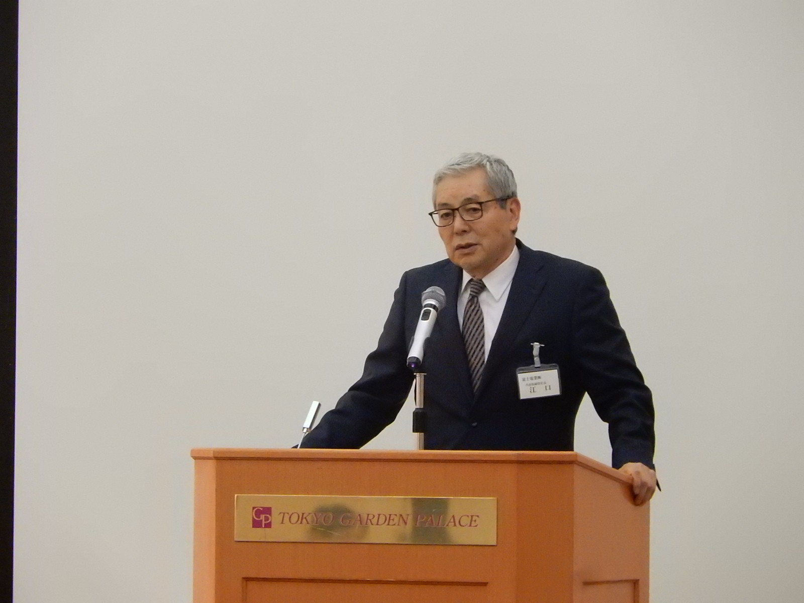 冒頭のあいさつを行う千代田NKK会の江口会長