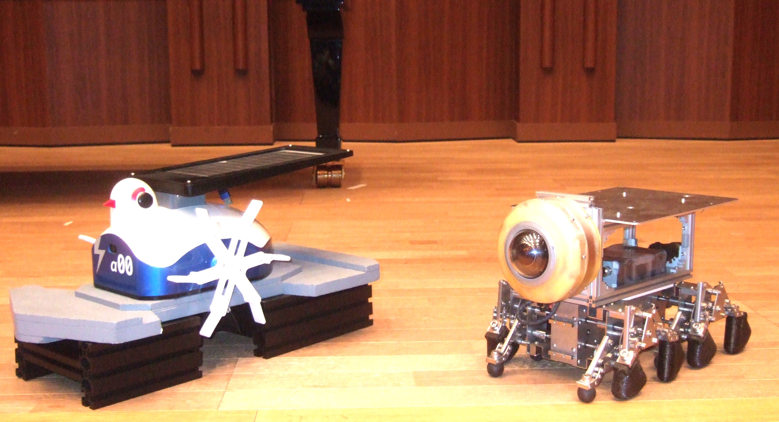 テムザックが開発した多様なロボット「ワークロイド」