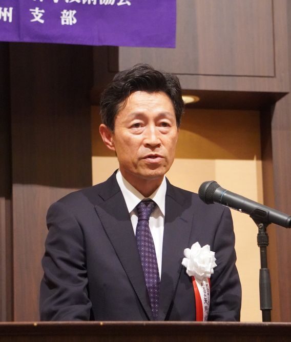 あいさつする矢野副理事長 