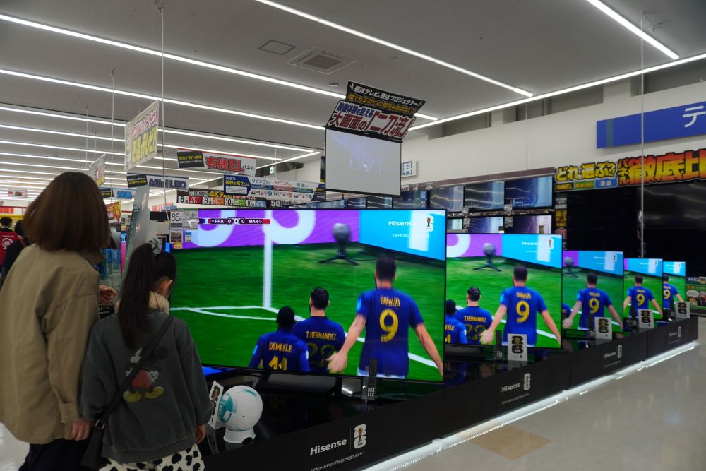 サイズ順に並べられたテレビ