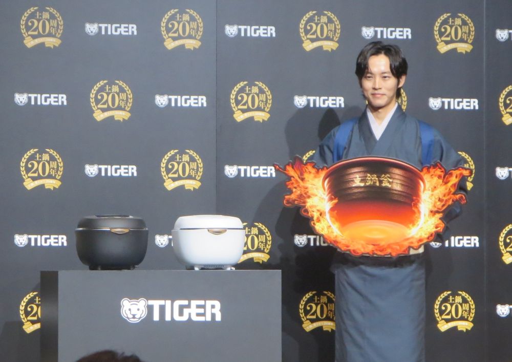 新CMに出演する松坂さん