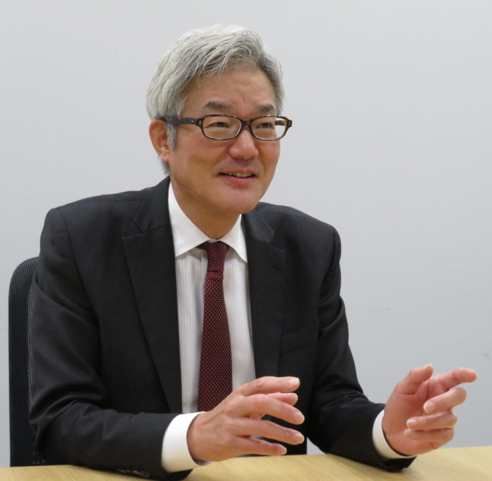 日本での事業戦略について語る齋藤代表