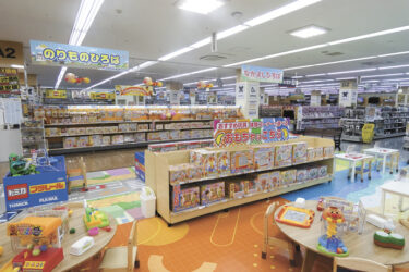ヤマダデンキ、千葉・幕張店をテックランドに改装　おもちゃ売り場５倍に拡大、リユース家電100台展示