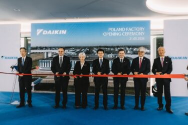 ダイキン、ポーランドのヒートポンプ暖房機新工場で開所式
