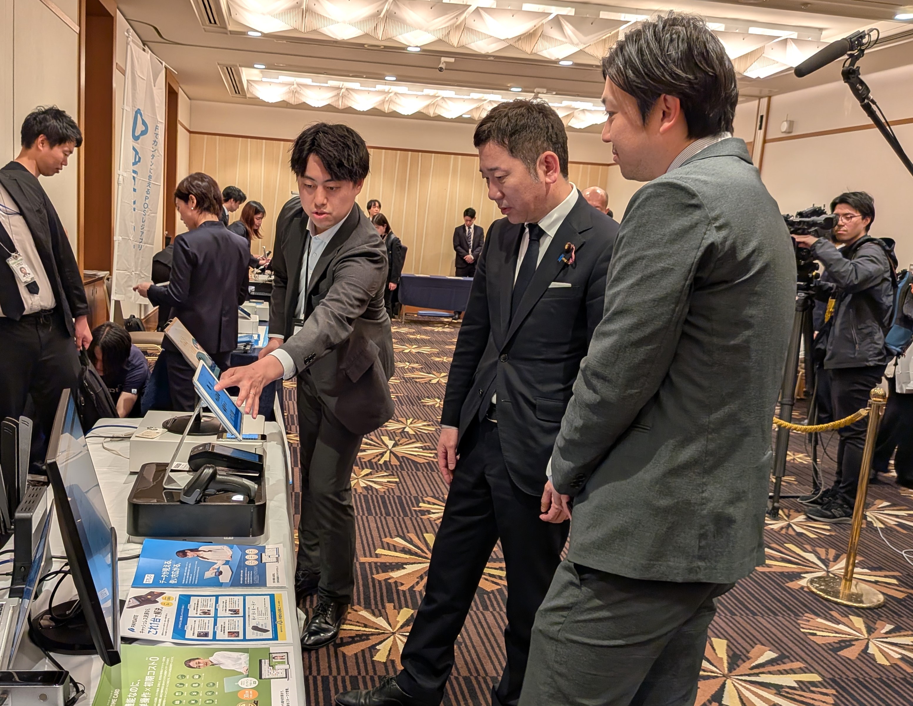 スマートレジシステムの事業者3社による実機体験会も行われた