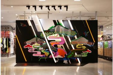ミネベアミツミの「SALIOT」、ラフォーレ原宿でのアート展示に技術協力　yooolk氏の新作アートをムービングスポットライトで演出