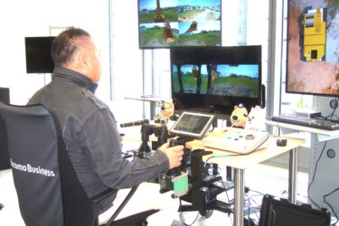 NTTドコモビジネス、遠隔操縦システムを建設業界へ　建機レンタル大手と提携
