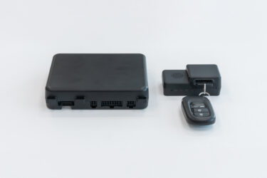 ヨコオ、カーシェア・レンタカー無人化を支える車載IoTソリューションを提供　スマートバリューのKuruma Baseを通じ、ガッツ・ジャパンの新サービスに採用