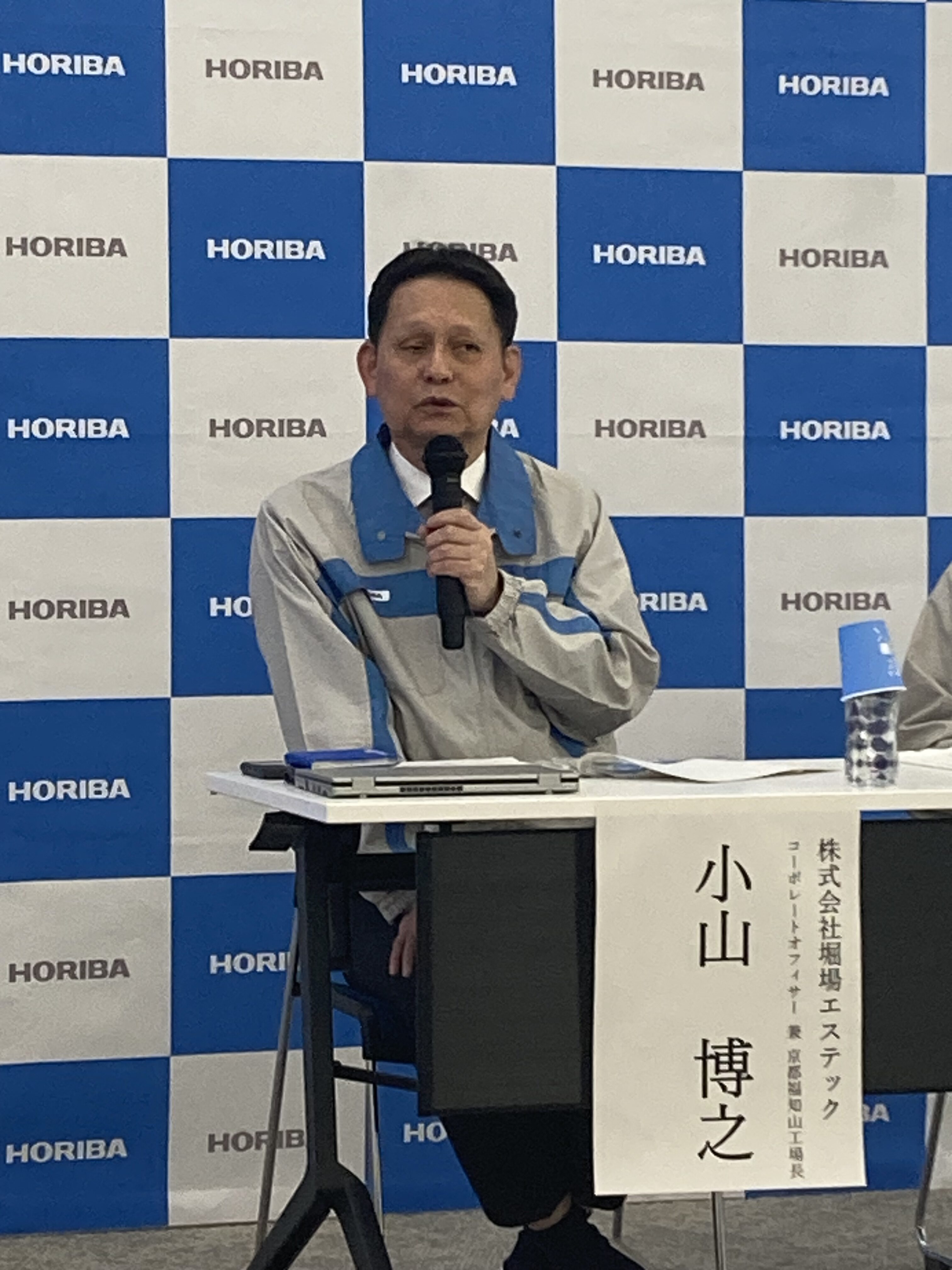 説明する小山工場長
