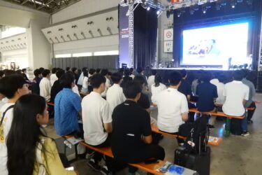 TDK、フォーミュラE東京大会の会場で学生向け特別プログラムを開催　レース運営の舞台裏や最先端モビリティ技術を紹介