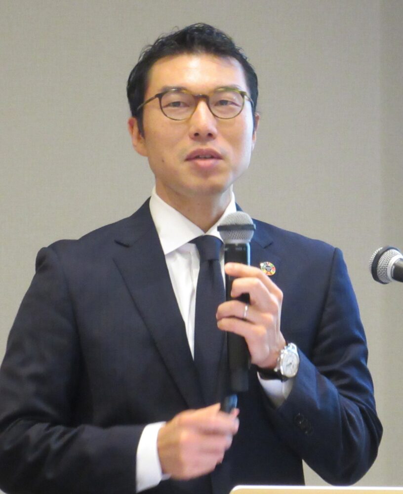 レブコム、音声AI基盤を拡張　店舗接客と受電をAI化　会話データを経営資産に