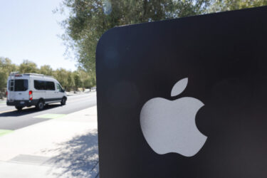 米アップル、一時5兆ドル突破　時価総額で史上2社目