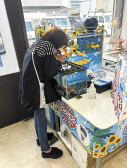 個展では1円玉落としなどイベントを充実した
